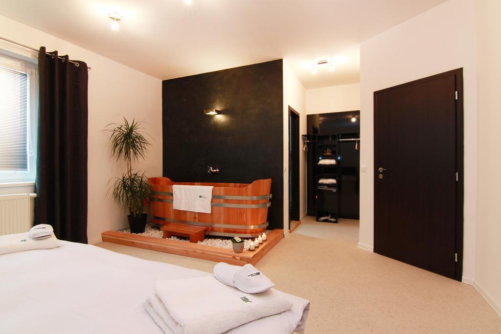 Hotel JBI Wellness Kolín Zimmer foto