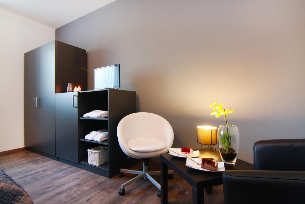 Hotel JBI Wellness Kolín Zimmer foto